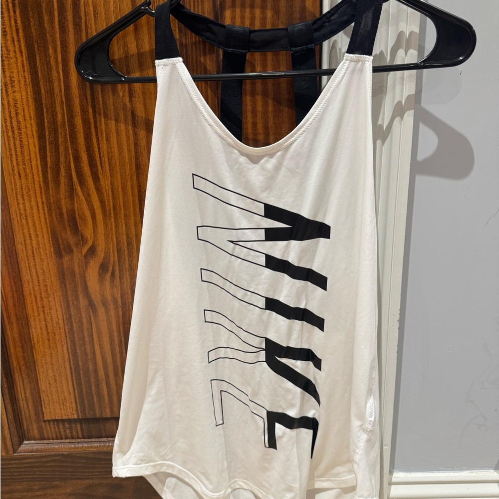 Nike Black and White Graphic Tank Top Relaxed Fit